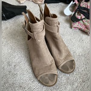 Universal thread heels